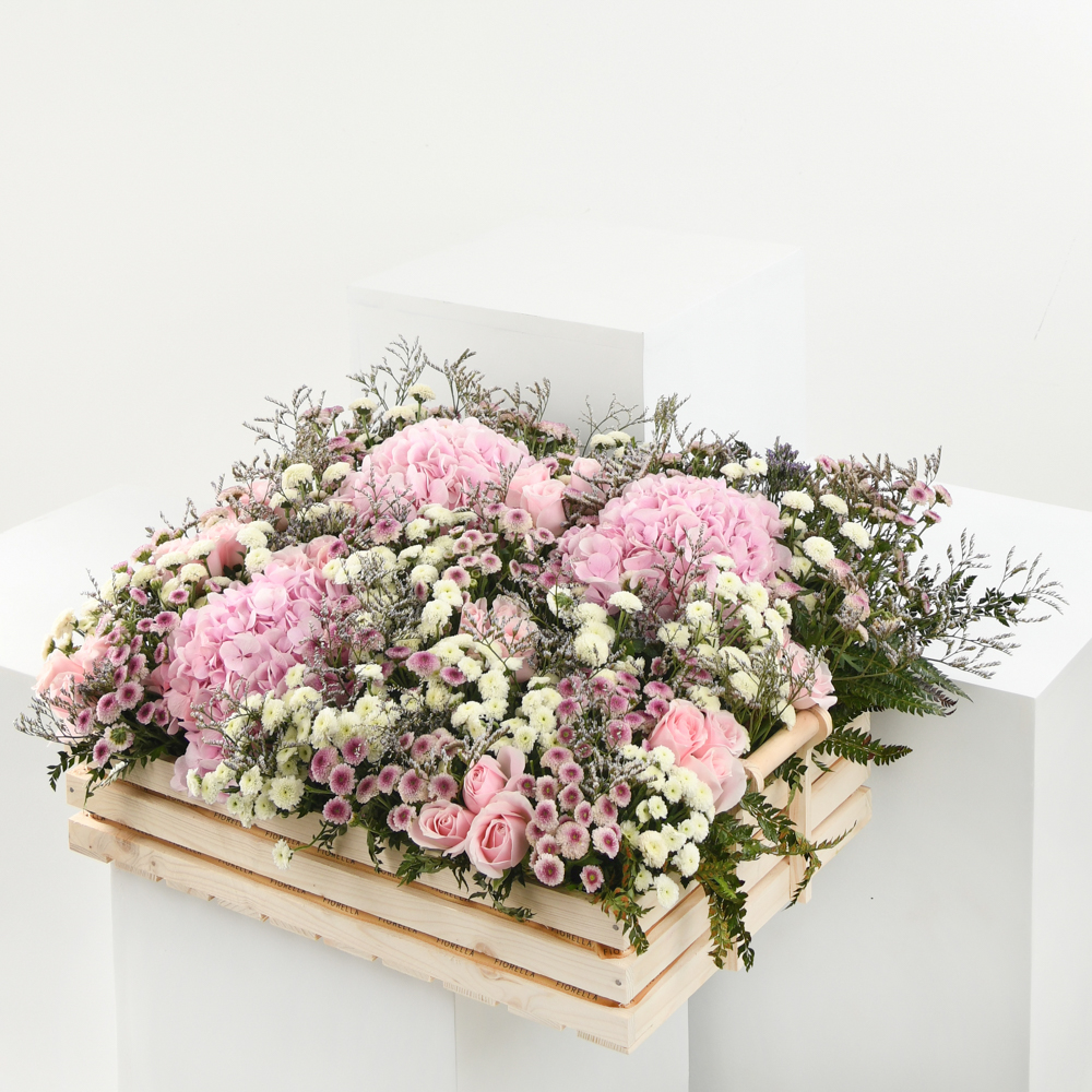  WOODEN TRAY HYDRANGEAS